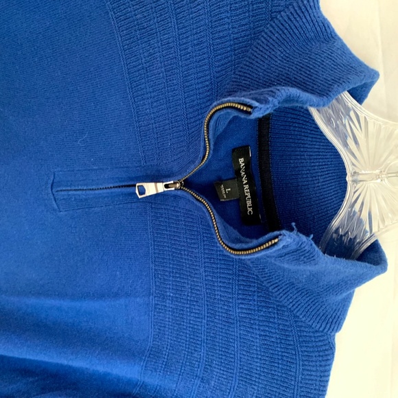 Banana Republic Men's Quarter Zip - Picture 2 of 3